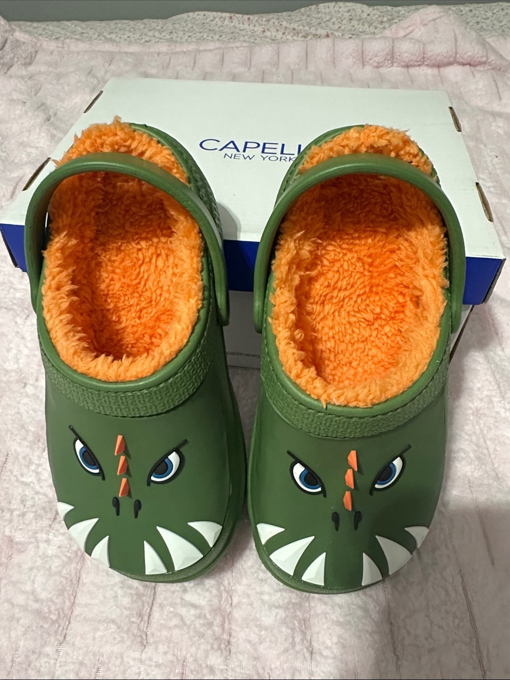 Green Monster Clog Orange Fleece Lining
Boy fluffy inside sandals size 12-13